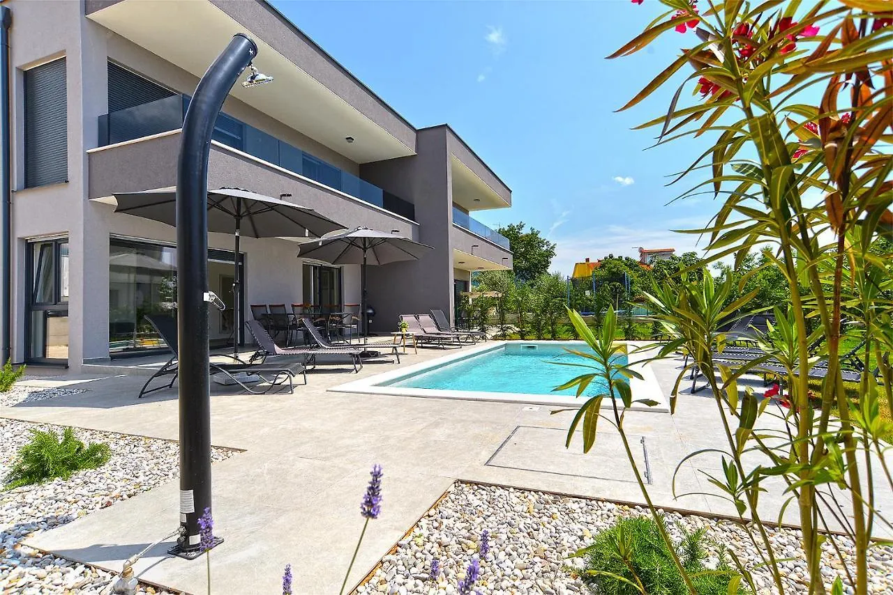 Villa Ante 2245 페로이